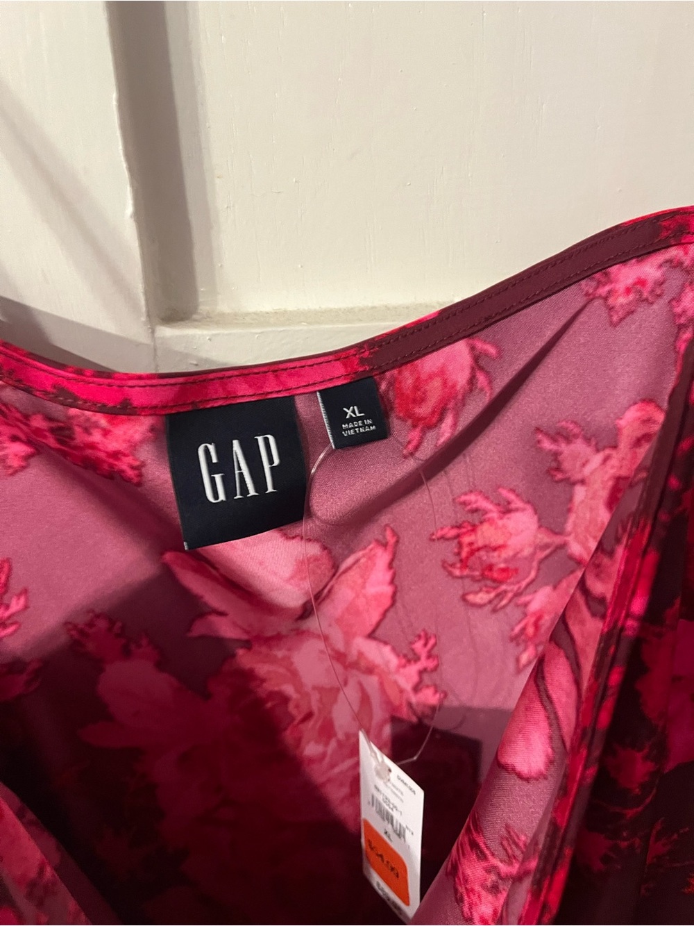 🌹 NWT GAP Red and Hot Pink Floral Satin Maxi Slip Dress - Picture 3 of 3